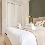 Lovely & Exclusive Apartment In The Centre By Rems