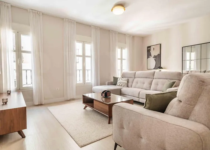 Lovely & Exclusive Apartment In The Centre By Rems