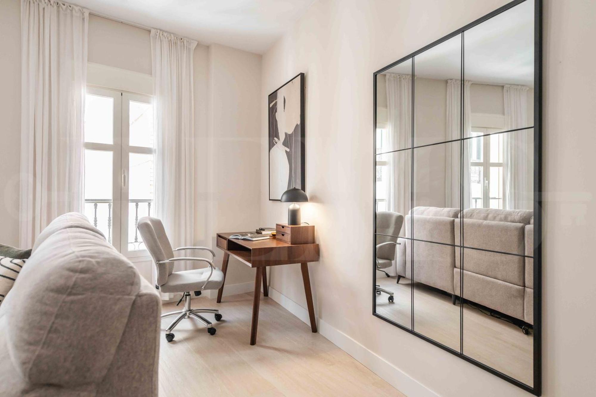 Lovely & Exclusive In The Centre By Rems